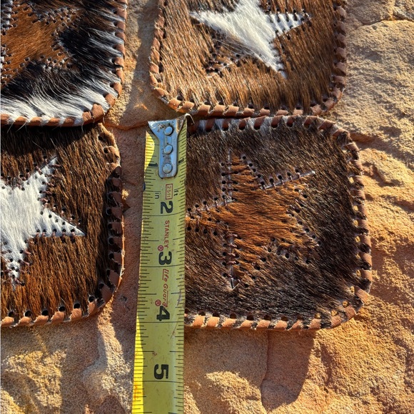 Cowhide square with star leather coasters set of 4 - Picture 8 of 8